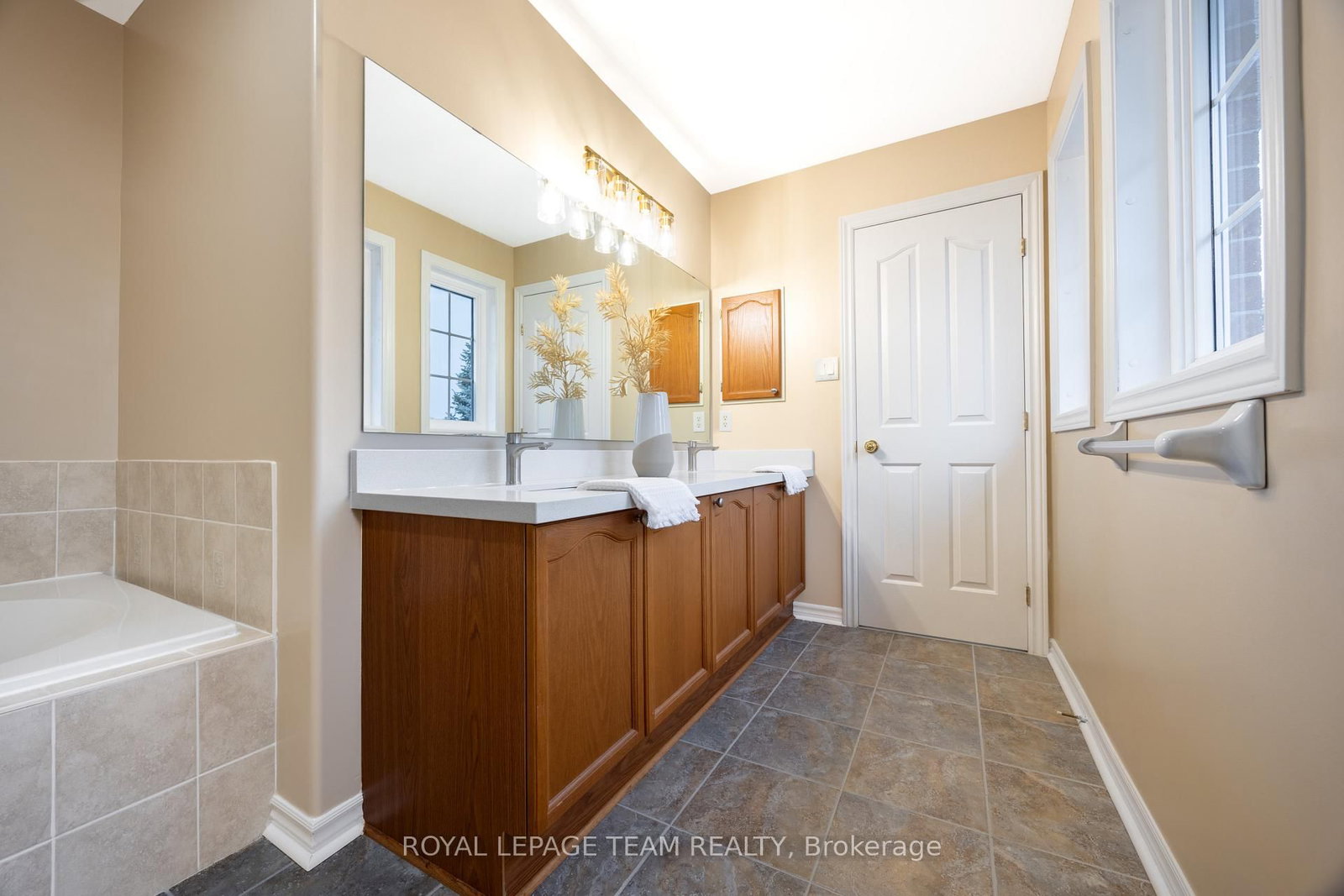 60 Woliston Crescent • Ottawa, ON photo 36