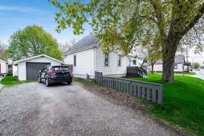 30 Park Avenue E • Chatham-Kent, ON photo 2
