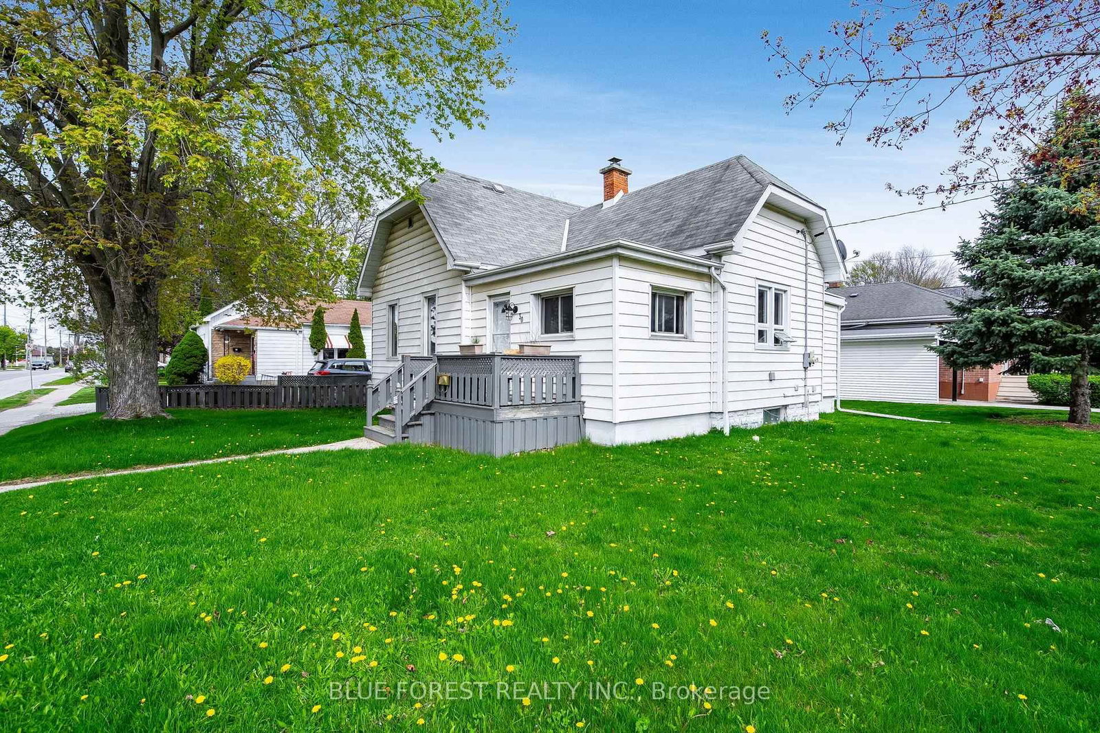 30 Park Avenue E • Chatham-Kent, ON photo 3