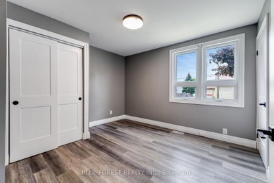 30 Park Avenue E • Chatham-Kent, ON photo 9