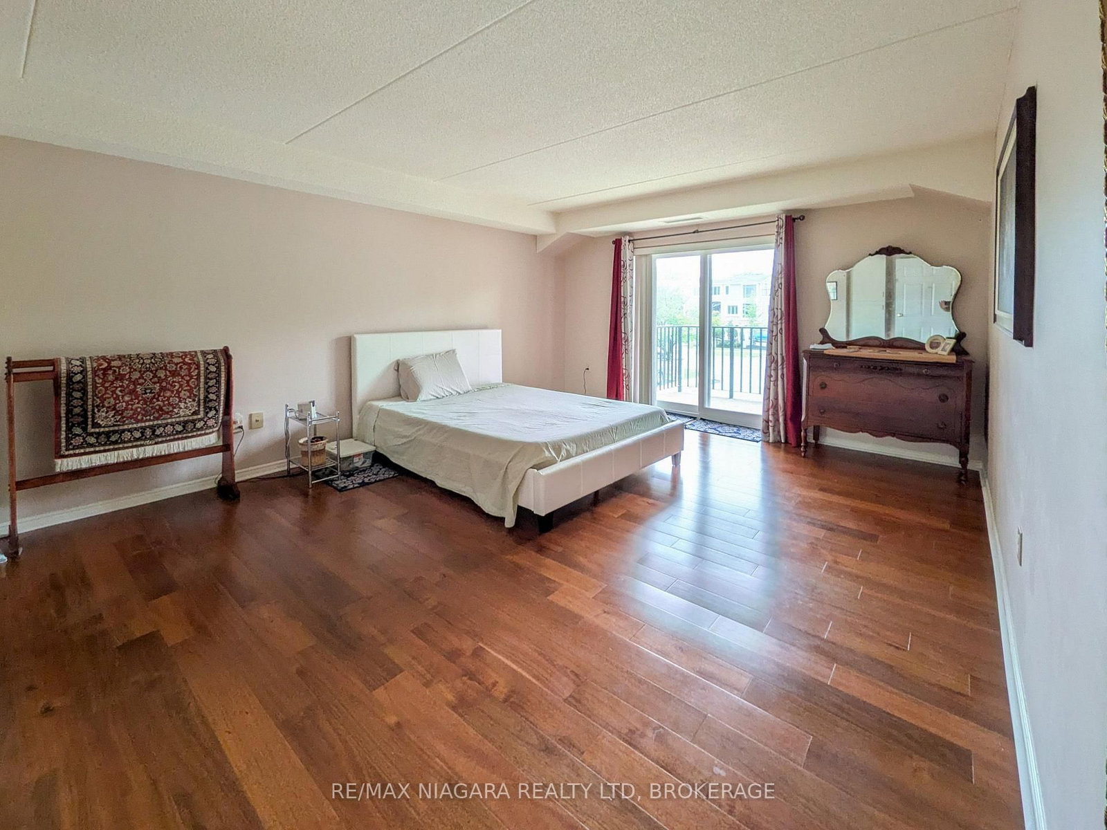 6704 Thorold Stone Road • #203 • Niagara Falls, ON photo 11