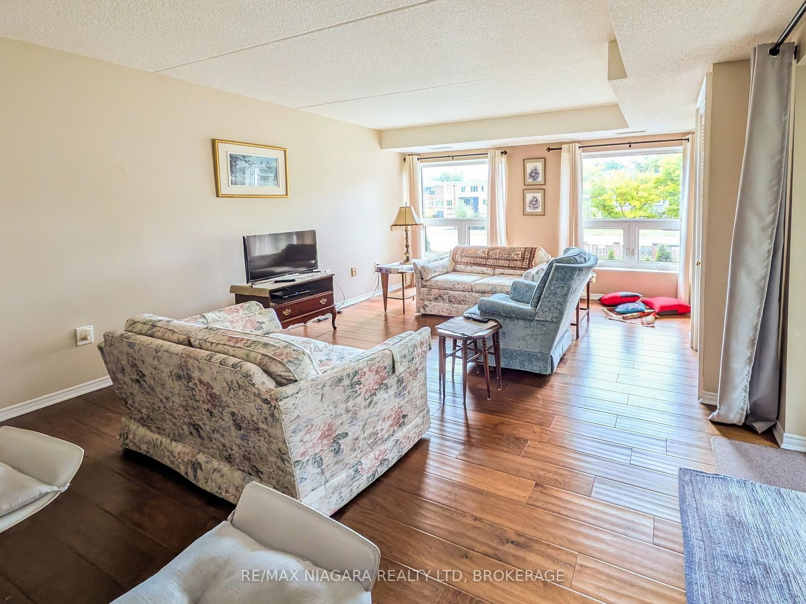 6704 Thorold Stone Road • #203 • Niagara Falls, ON photo 5
