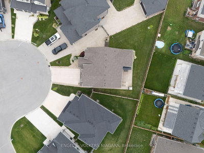 5 Delicious Court • Thorold, ON photo 3