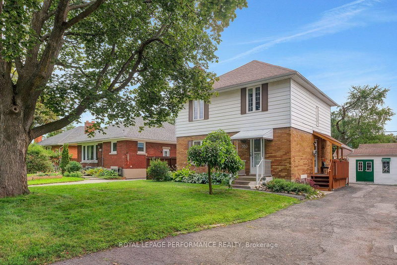 550 Wolffdale Crescent