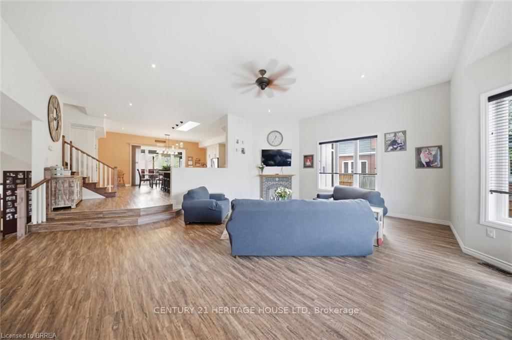 5 Echo Villa Avenue • Brantford, ON photo 11
