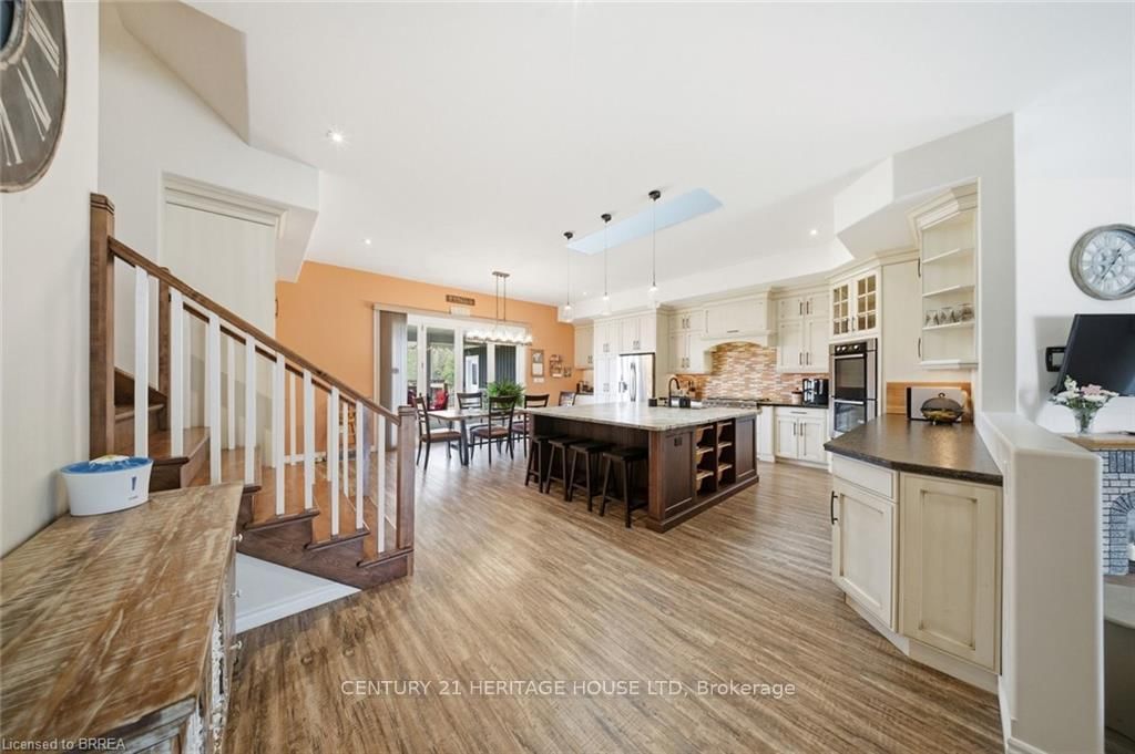 5 Echo Villa Avenue • Brantford, ON photo 13