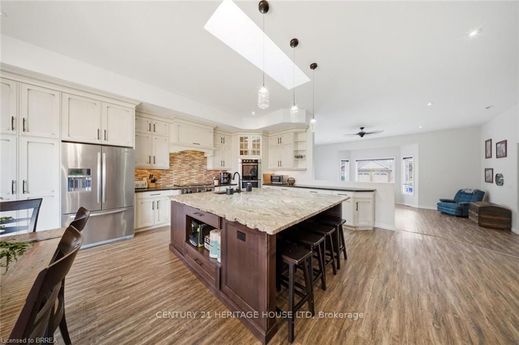 5 Echo Villa Avenue • Brantford, ON photo 15