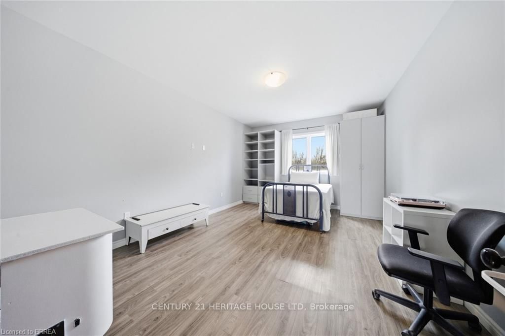 5 Echo Villa Avenue • Brantford, ON photo 21