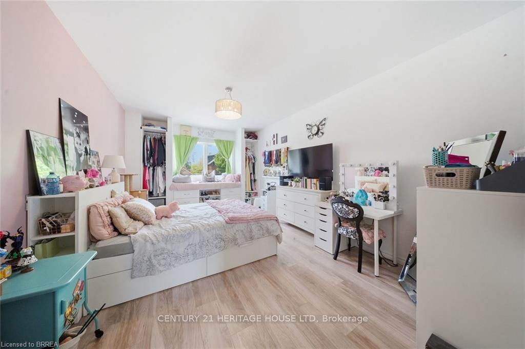 5 Echo Villa Avenue • Brantford, ON photo 22