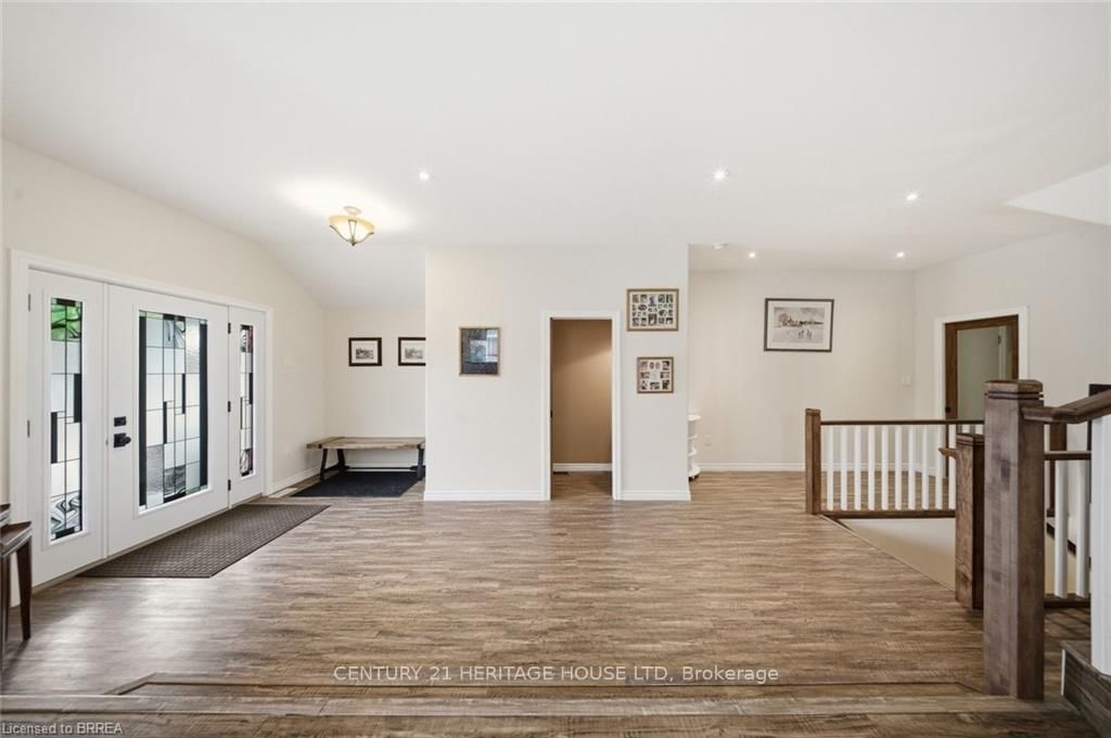 5 Echo Villa Avenue • Brantford, ON photo 8