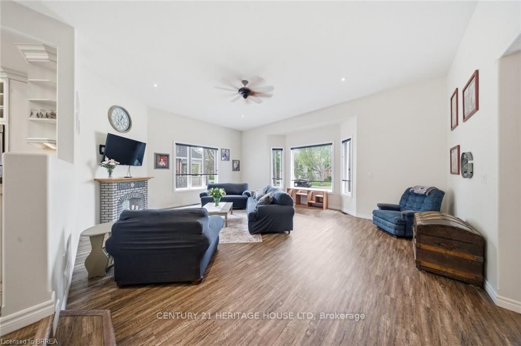 5 Echo Villa Avenue • Brantford, ON photo 10