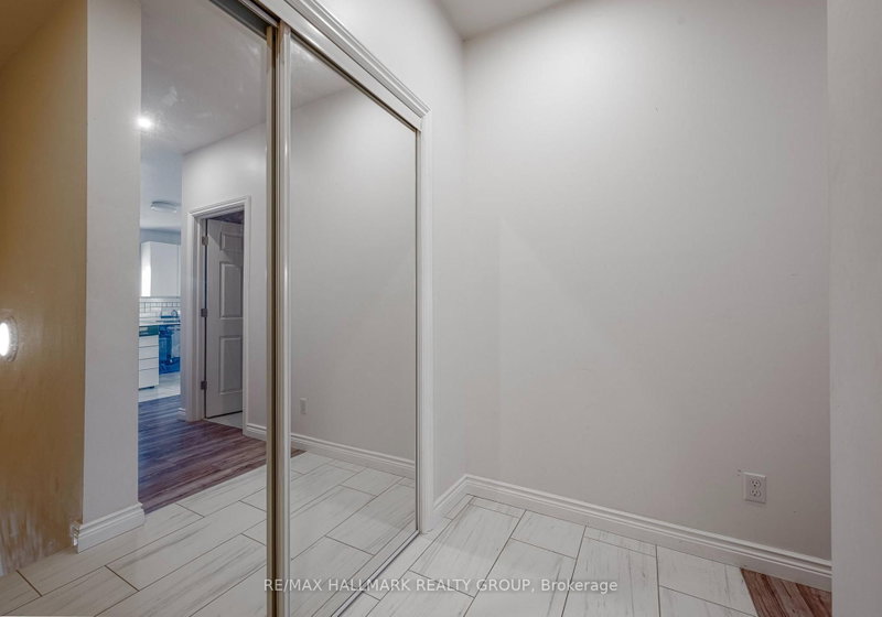 4 - 117 Drummond Street W