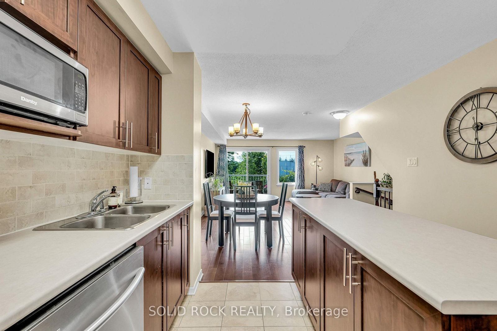 645 Reardon Private • Ottawa, ON photo 11