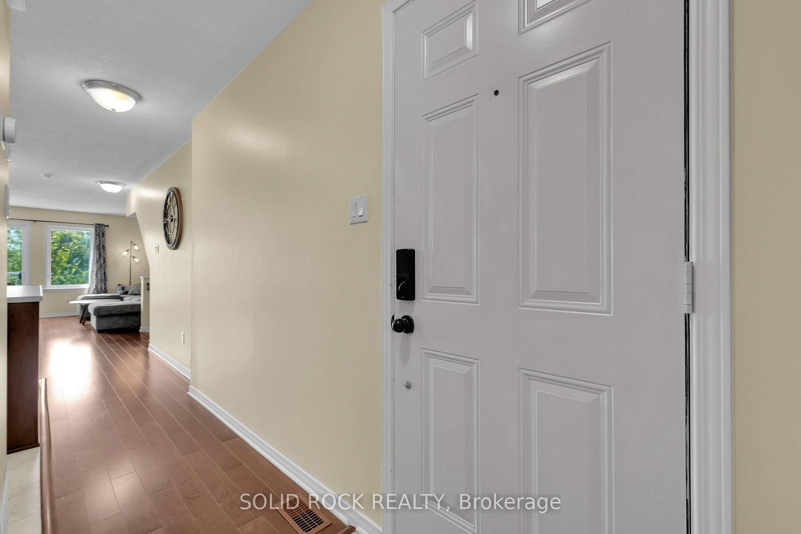 645 Reardon Private • Ottawa, ON photo 6
