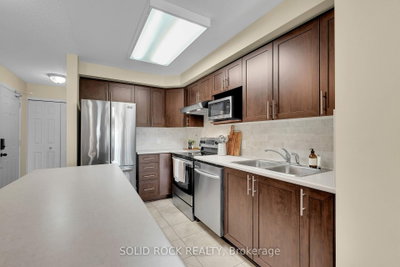 645 Reardon Private • Ottawa, ON photo 9