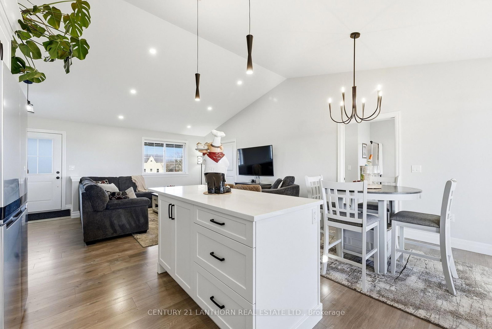 1232 County Road 7 • Prince Edward County, ON photo 11