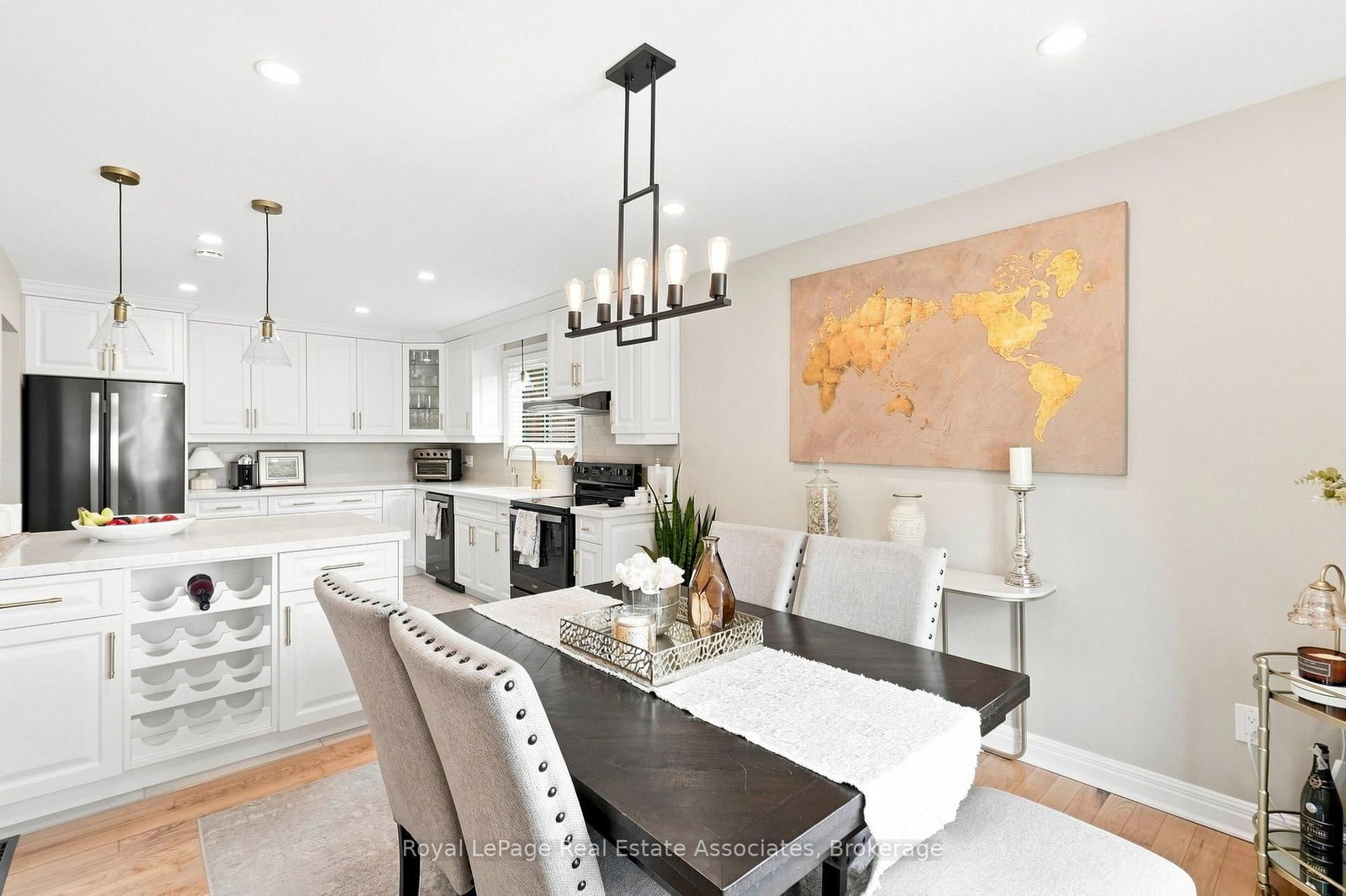 15 Quay Court • Hamilton, ON photo 12