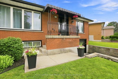 15 Quay Court • Hamilton, ON photo 3