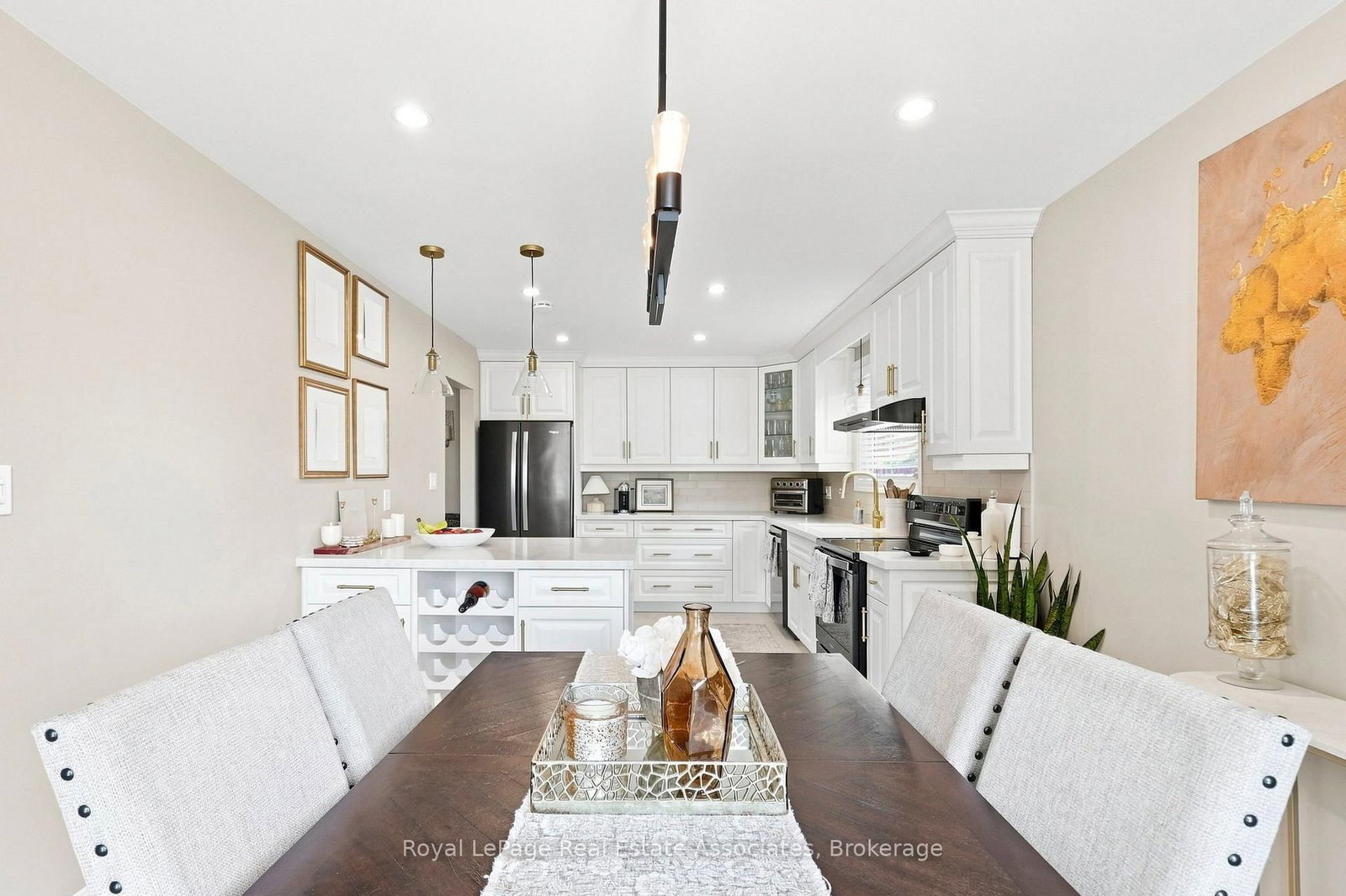 15 Quay Court • Hamilton, ON photo 6