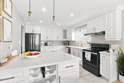 15 Quay Court • Hamilton, ON photo 9
