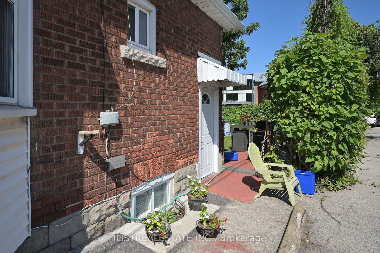 2 Norfolk Street N • Hamilton, ON photo 6
