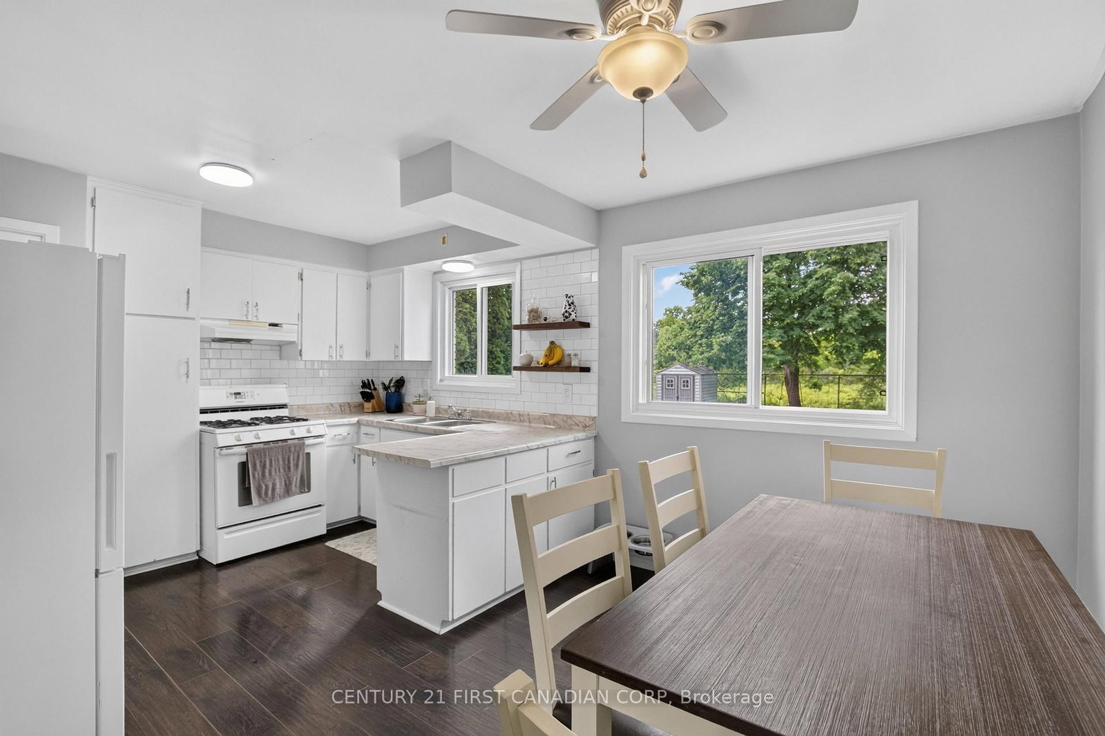 44 Hammond Street • St. Thomas, ON photo 2