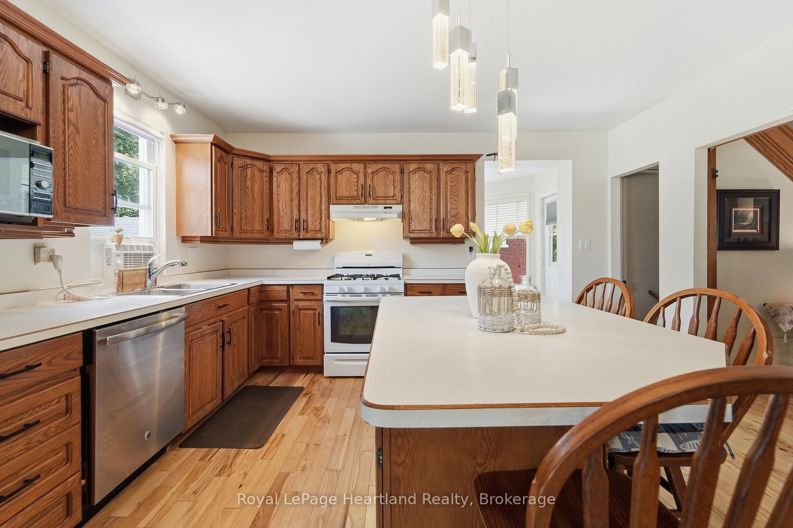 187 CAMERON Street • Goderich, ON photo 13