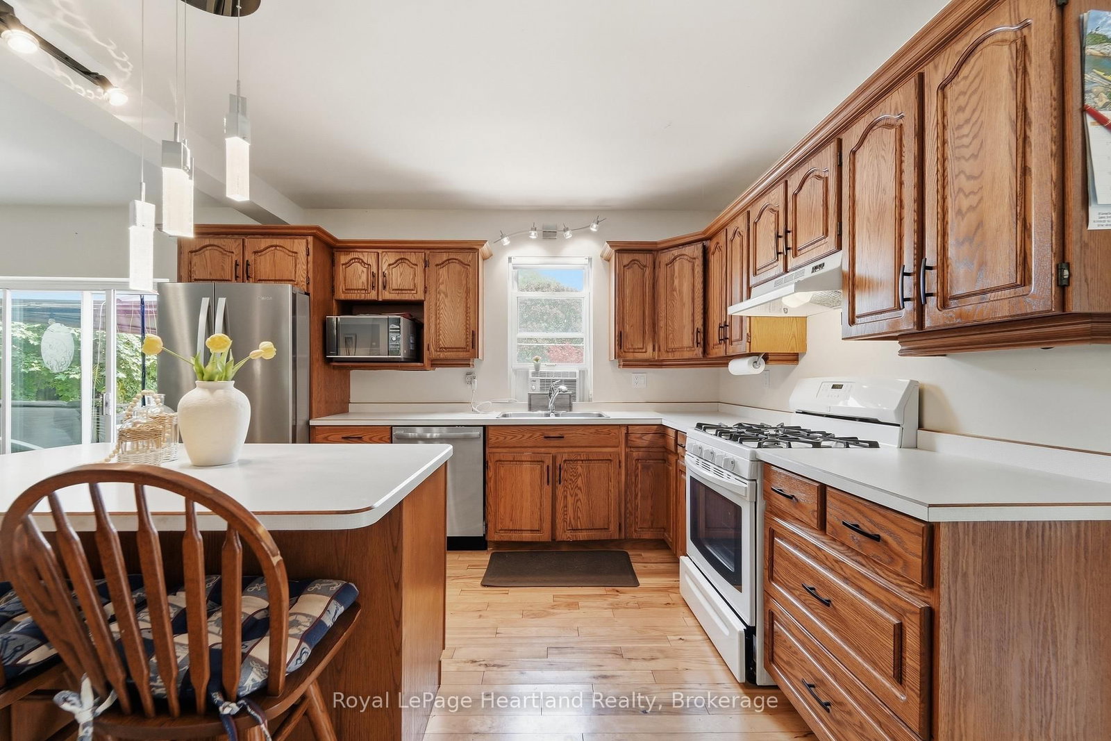 187 CAMERON Street • Goderich, ON photo 14
