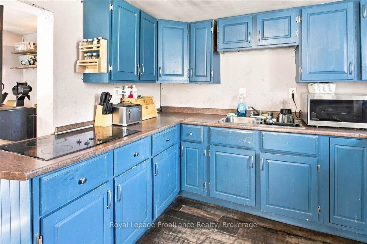 27 Hartin Road • Addington Highlands, ON photo 14