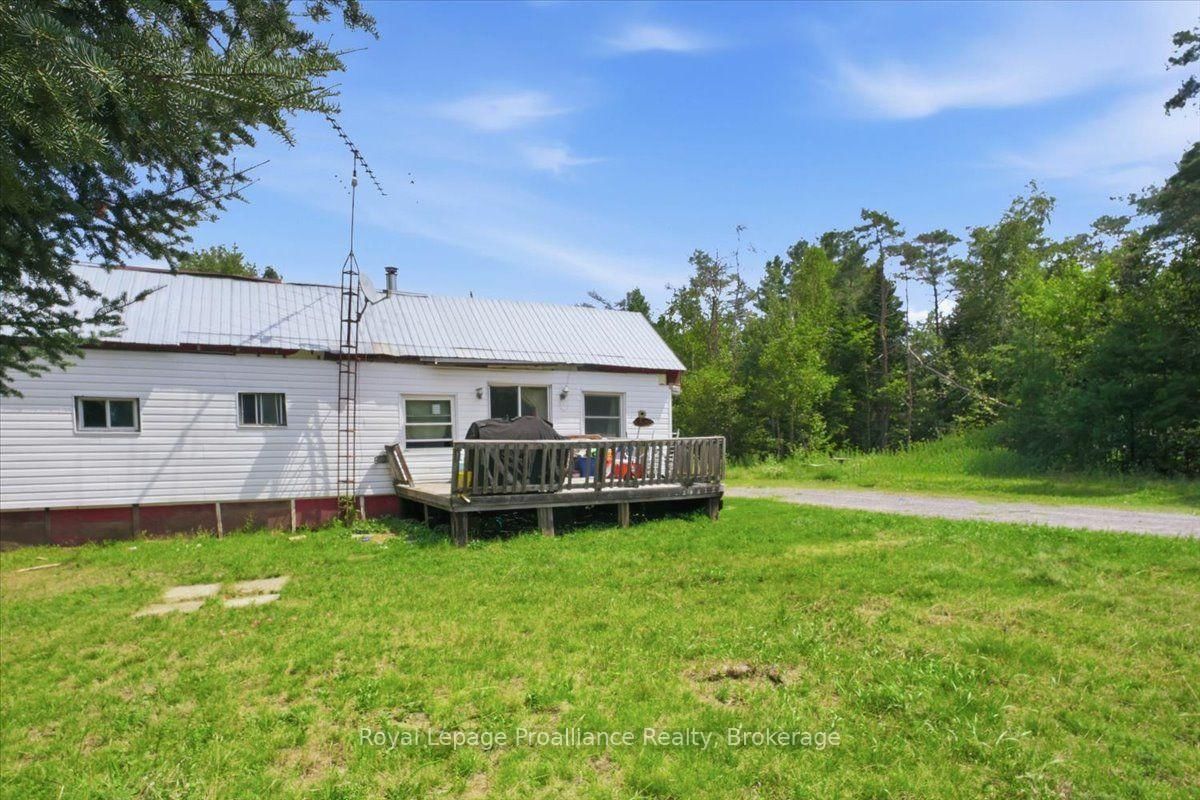 27 Hartin Road • Addington Highlands, ON photo 3