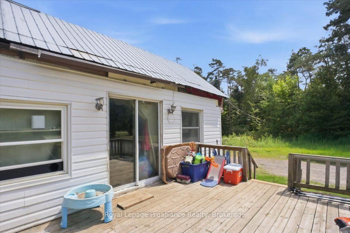 27 Hartin Road • Addington Highlands, ON photo 4