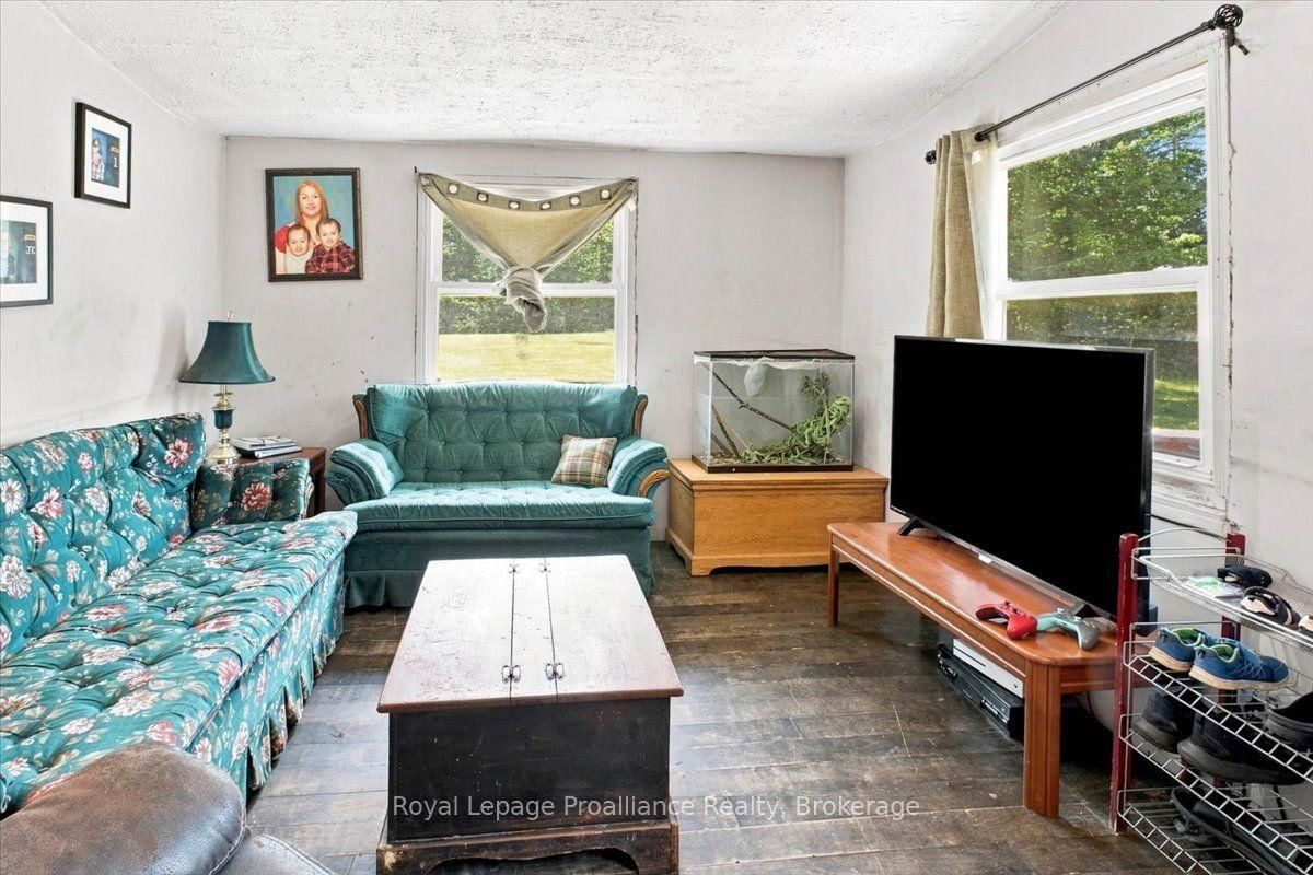 27 Hartin Road • Addington Highlands, ON photo 6