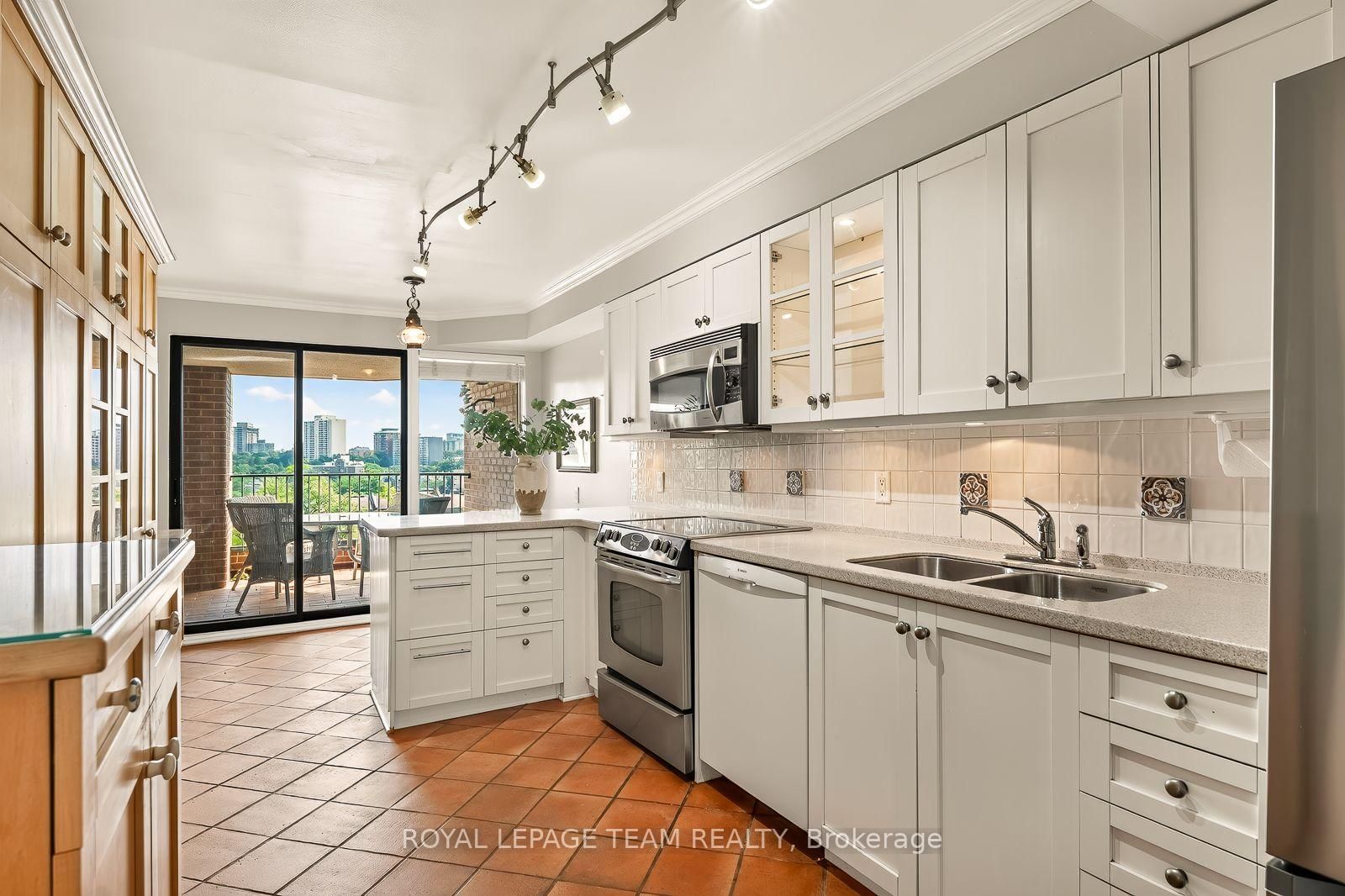 130 Rideau Terrace • #7 • Ottawa, ON photo 17