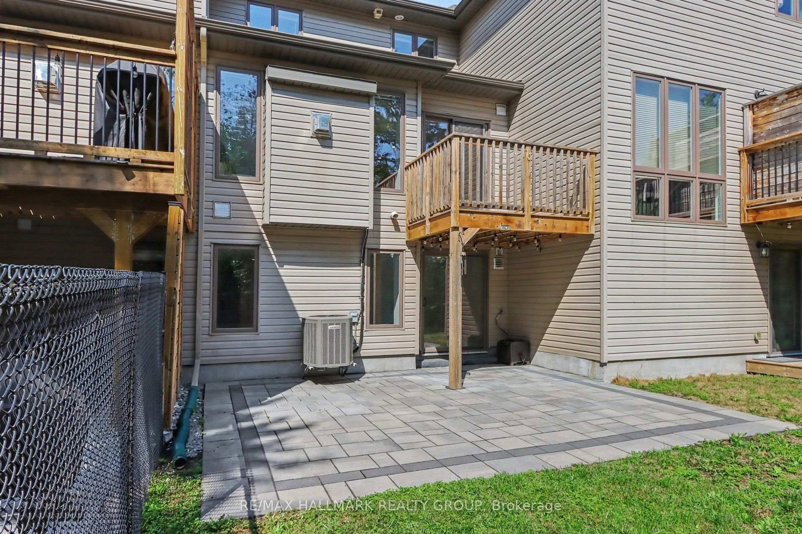 52 Porter Street • Stittsville, ON photo 32