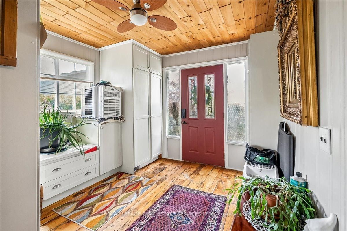 2 14th Street • Grimsby, ON photo 11