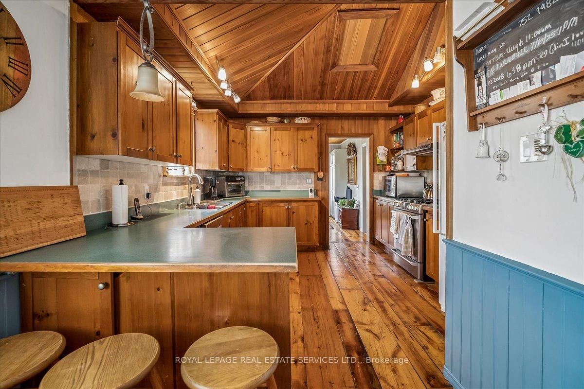 2 14th Street • Grimsby, ON photo 16