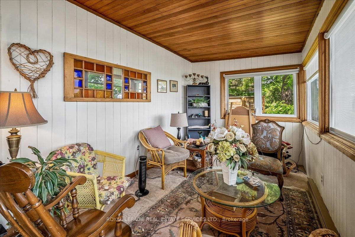 2 14th Street • Grimsby, ON photo 18
