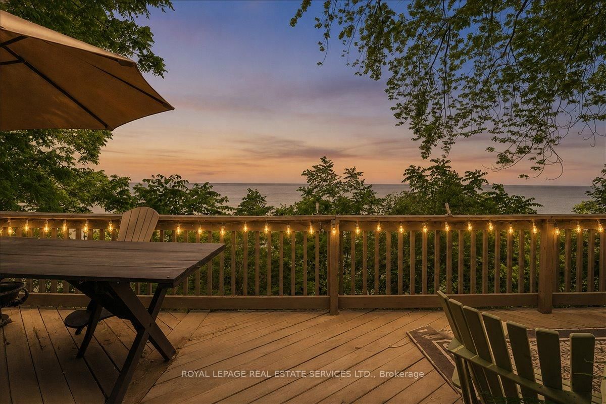 2 14th Street • Grimsby, ON photo 9