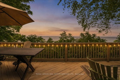 2 14th Street • Grimsby, ON photo 9