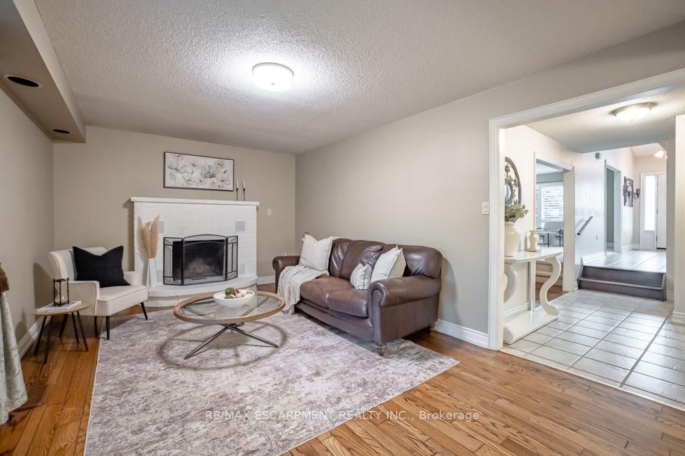 49 Branthaven Drive • Hamilton, ON photo 12