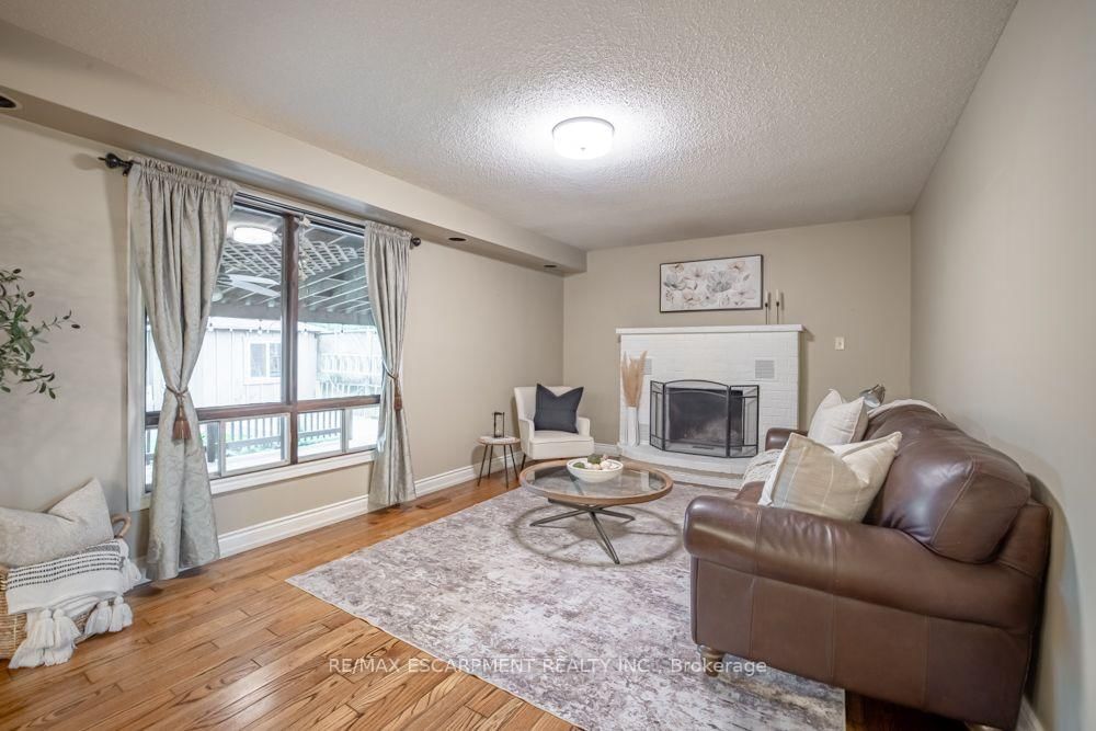 49 Branthaven Drive • Hamilton, ON photo 13