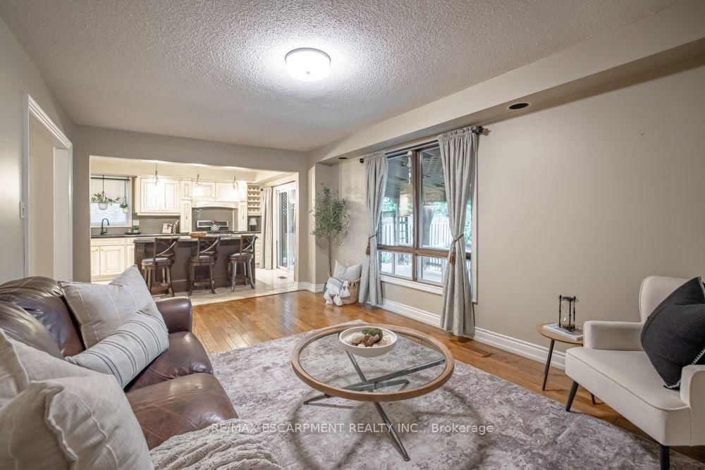 49 Branthaven Drive • Hamilton, ON photo 15