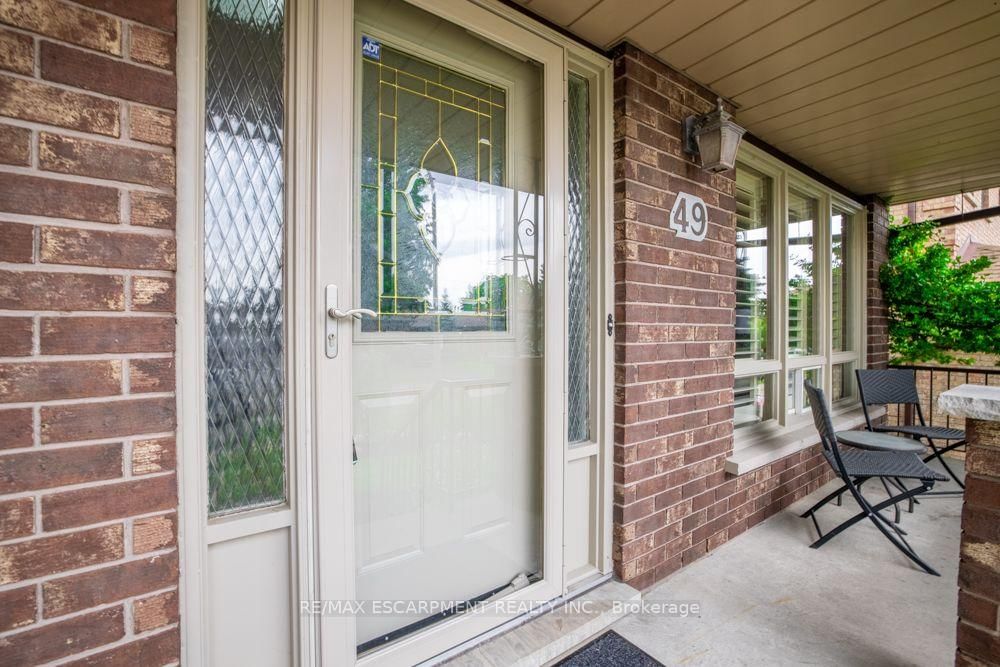 49 Branthaven Drive • Hamilton, ON photo 3