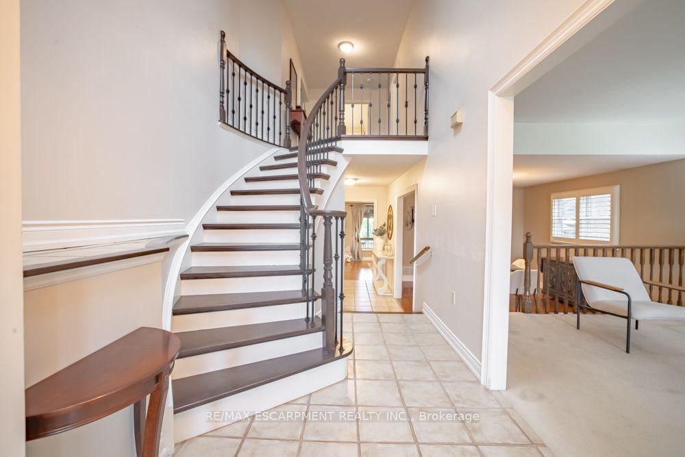 49 Branthaven Drive • Hamilton, ON photo 5