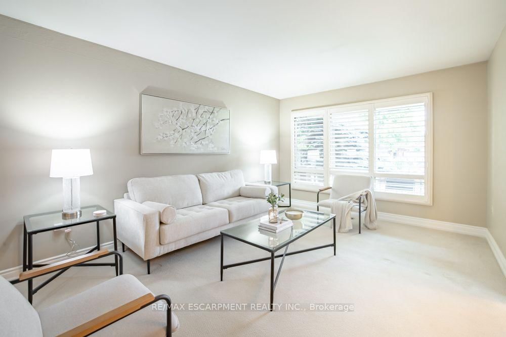 49 Branthaven Drive • Hamilton, ON photo 8