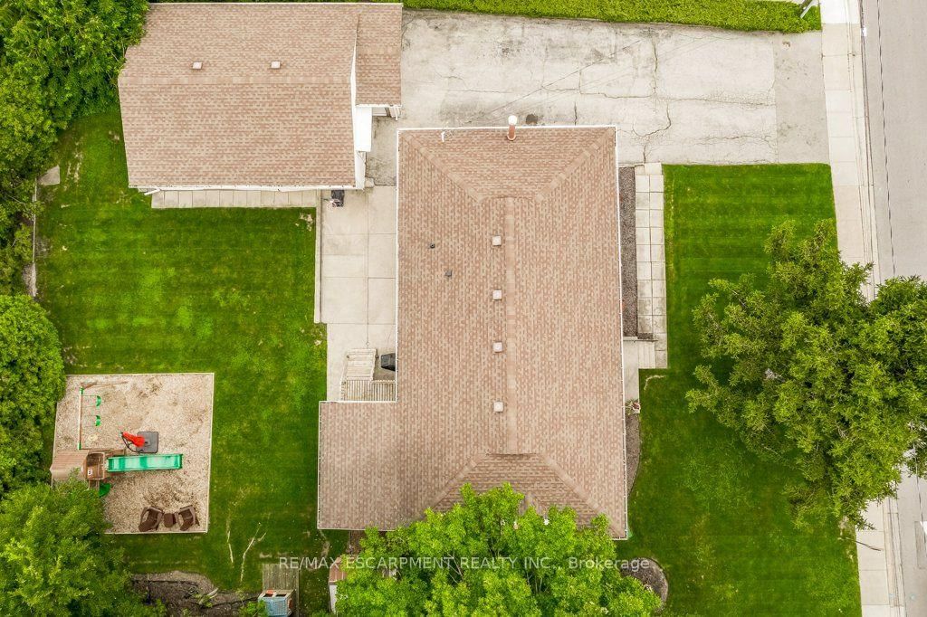 56 Barton Street • Hamilton, ON photo 2