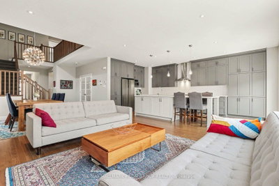 260 Shinleaf Crescent • Ottawa, ON photo 4