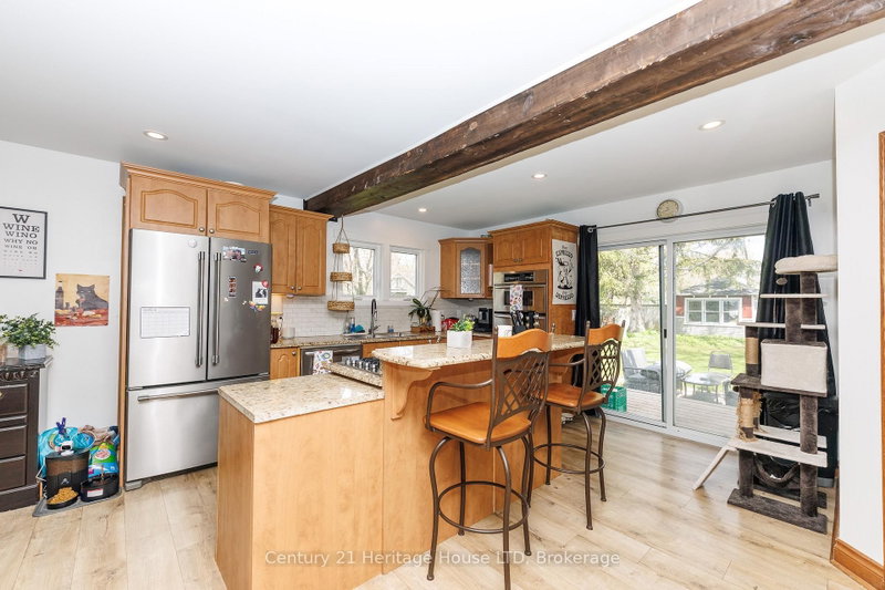 3054 Thunder Bay Road