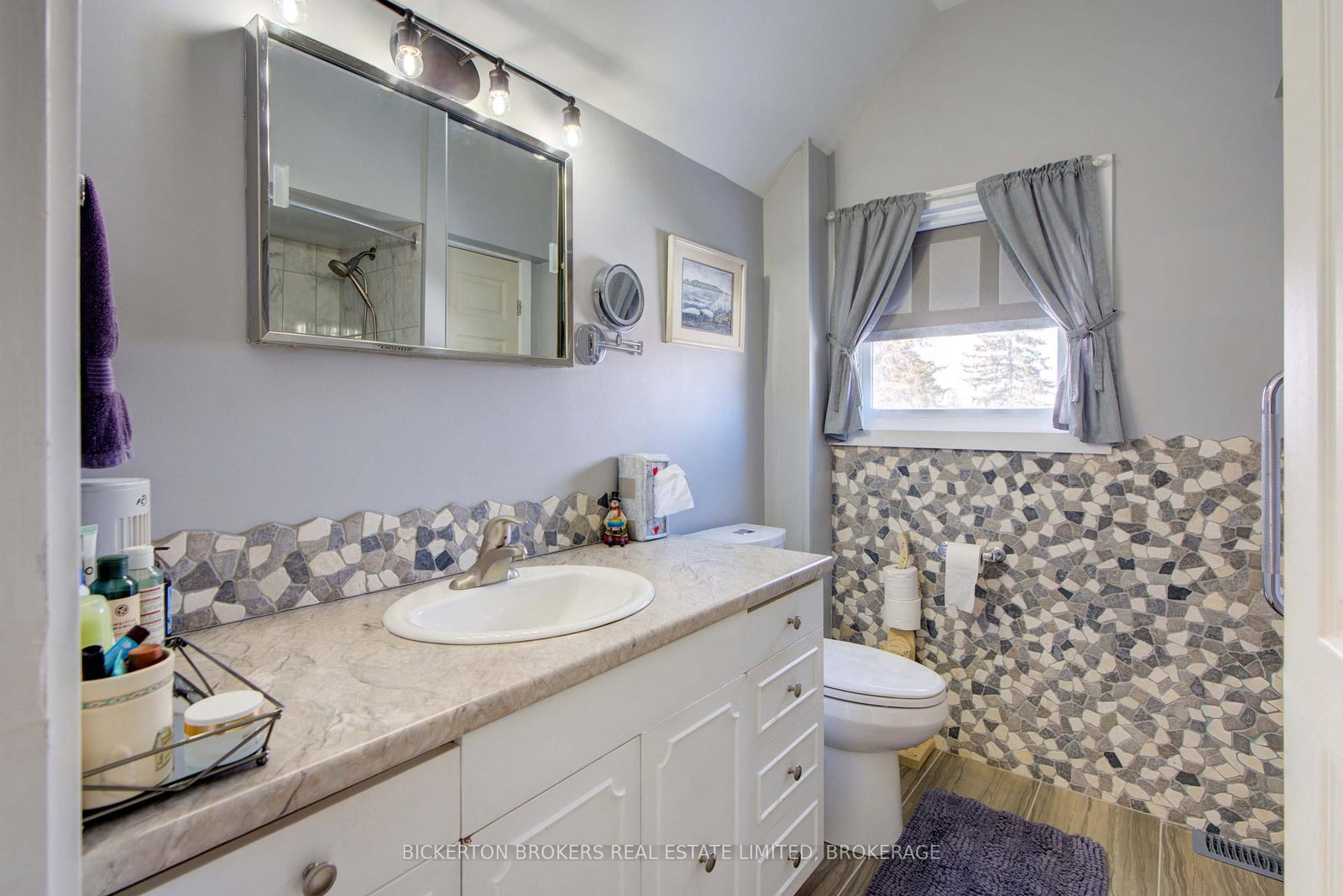 292 William Street N • Gananoque, ON photo 28