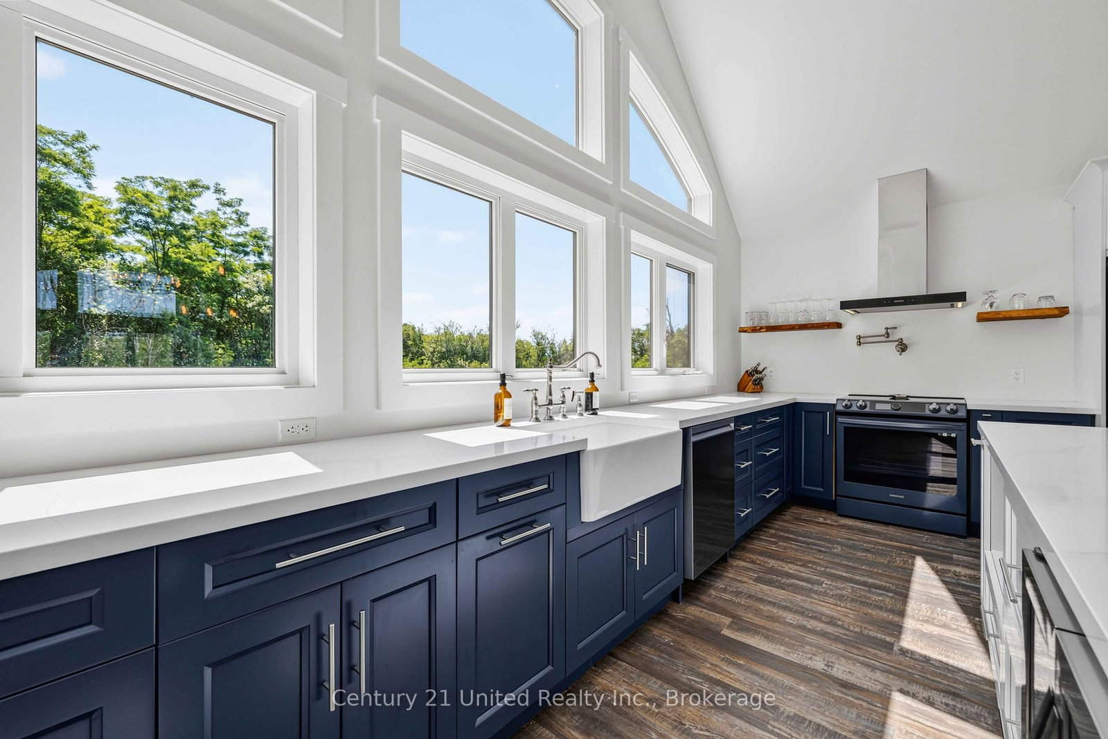 27 Awbrie Lane • Otonabee-South Monaghan, ON photo 5